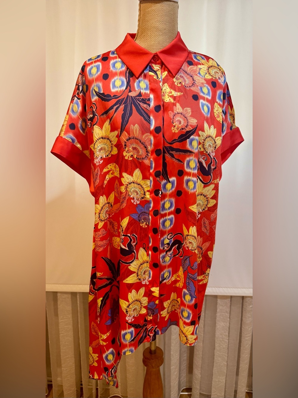 PURICATION GARCIA Red Floral Short-Sleeve Satin Button Front Blouse, L